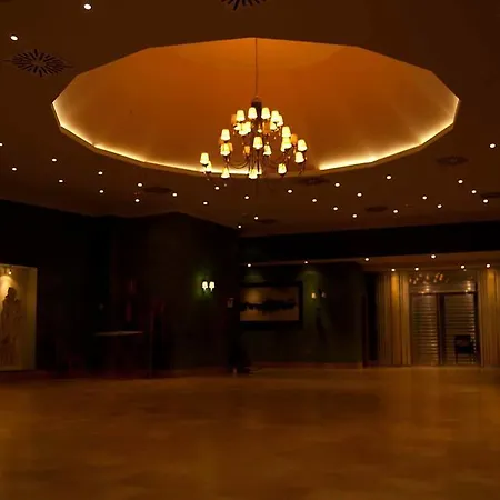 Отель Dona Elvira Nava Нава-дель-Рей