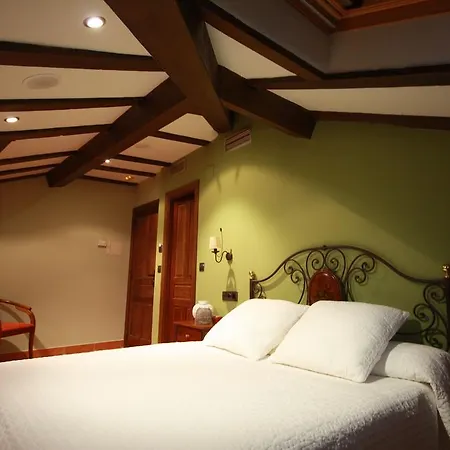 Dona Elvira Nava Нава-дель-Рей